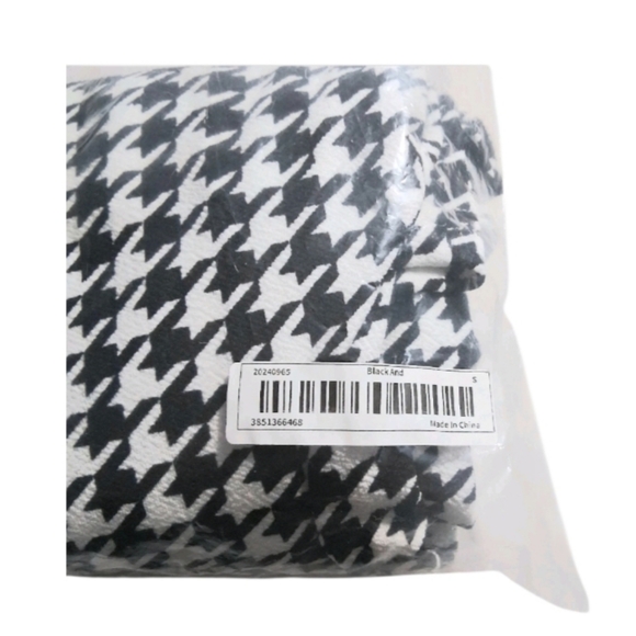 NWT, Sz. S, black and white, cropped long-sleeved, open front sweater/coat. - Picture 8 of 8